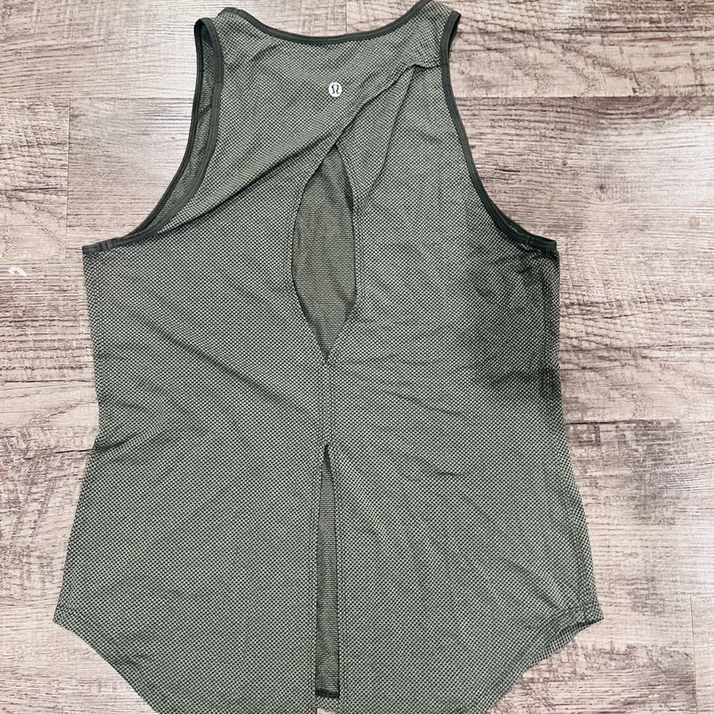 Lululemon top